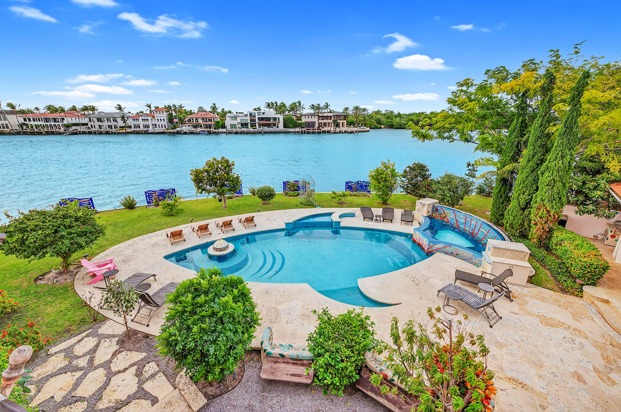 SUN AND SURF - Residential