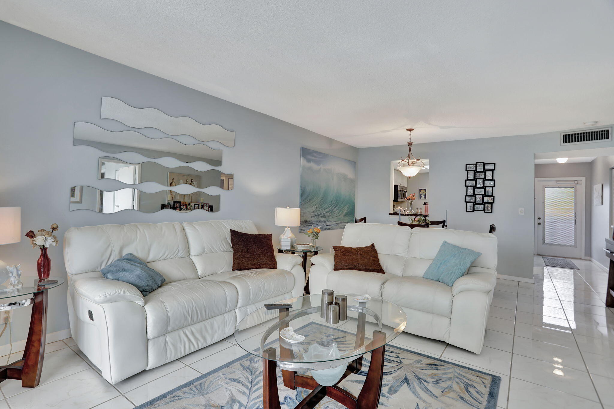 PALM SPRINGS 2 - Residential