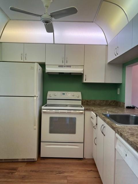 SUNRISE LAKES PHASE 4 - Residential