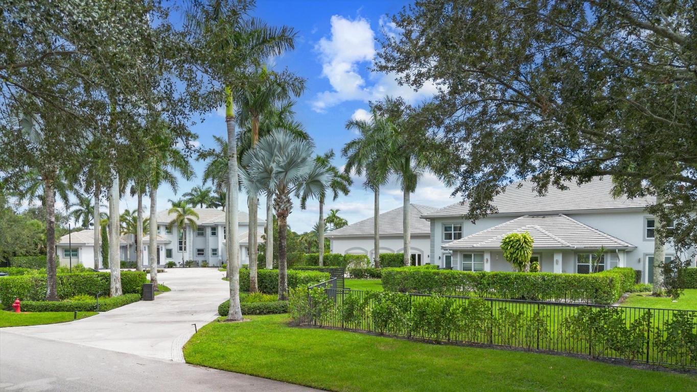 WELLINGTON AERO CLUB OF THE LANDINGS AT WELLINGTON - Residential