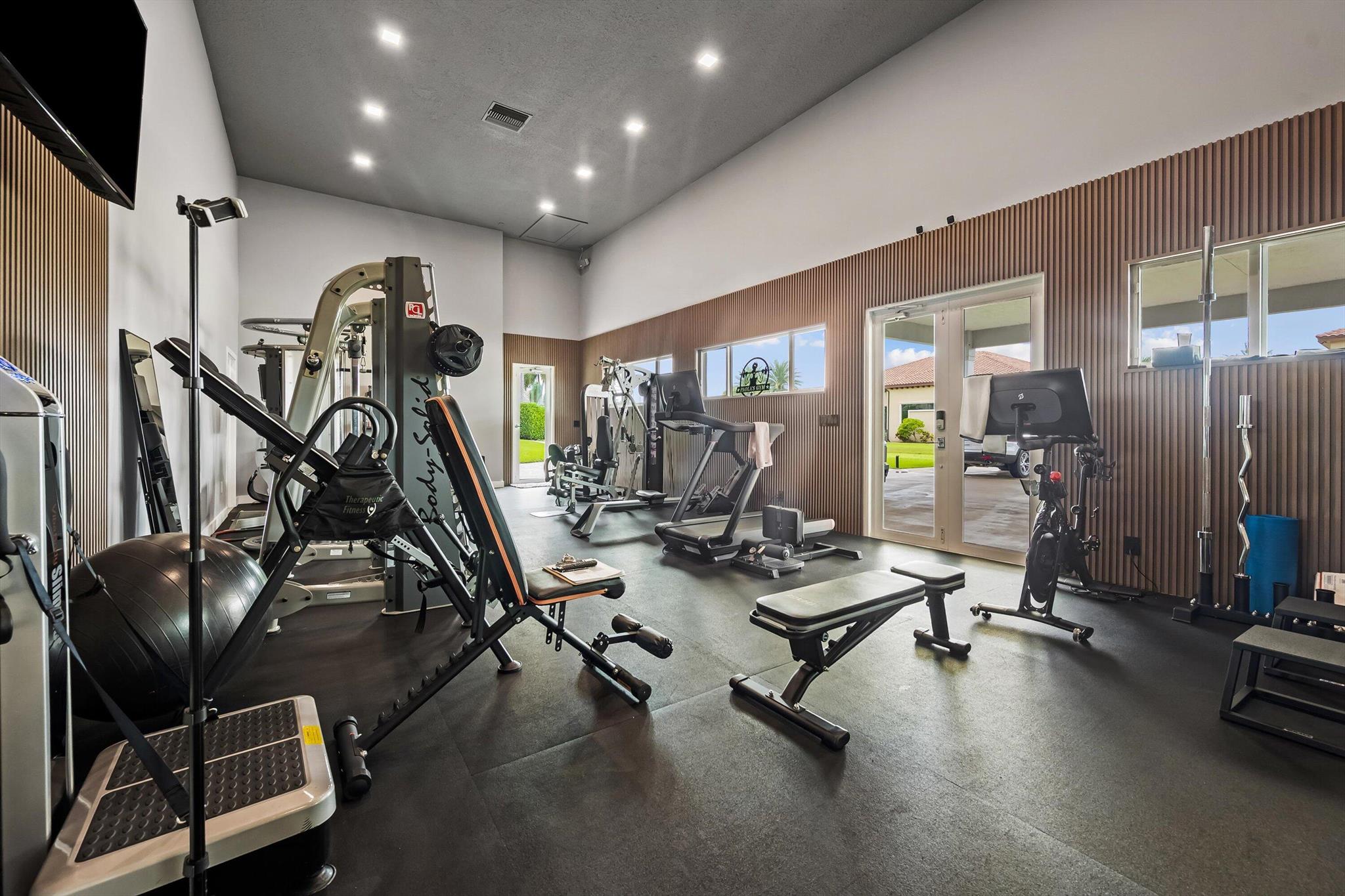 WELLINGTON AERO CLUB OF T - Residential