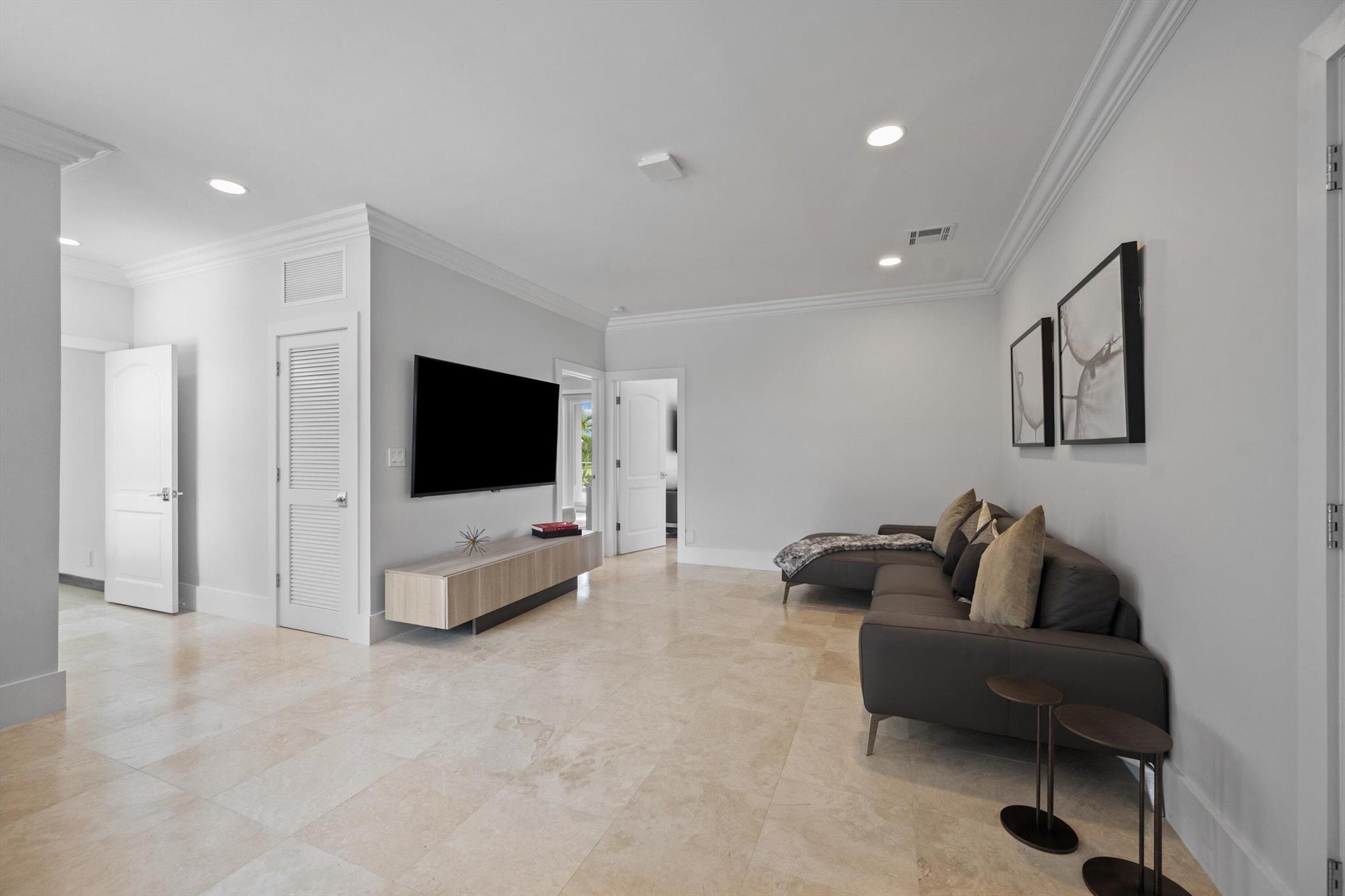 WELLINGTON AERO CLUB OF T - Residential