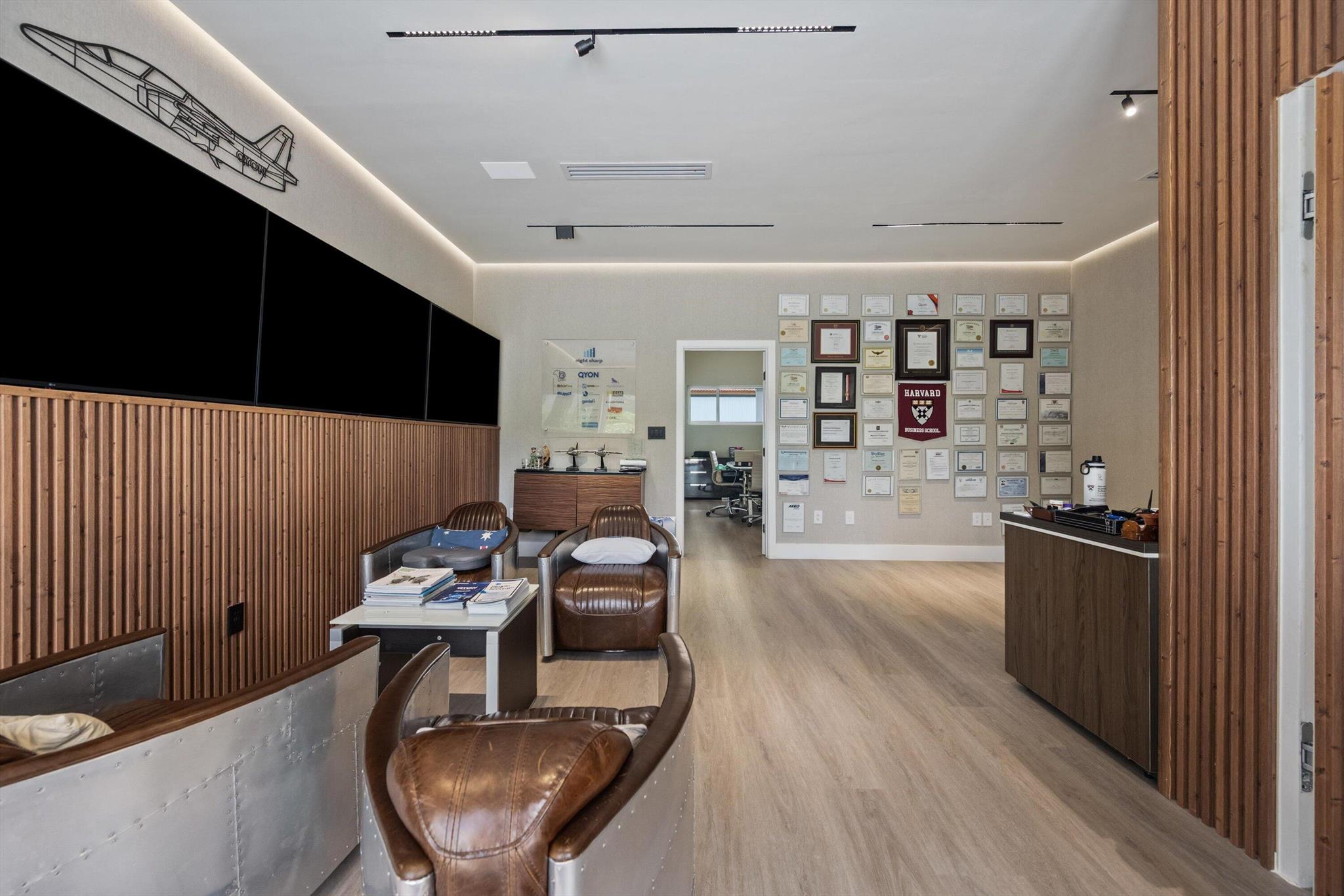 WELLINGTON AERO CLUB OF T - Residential