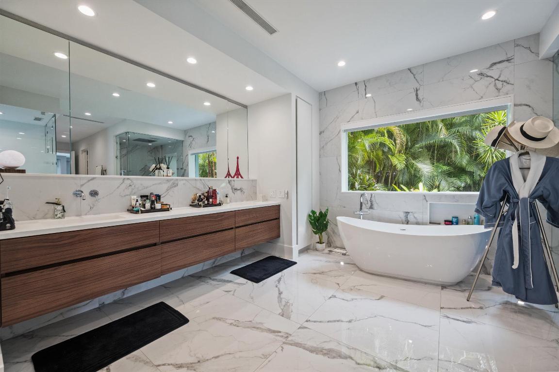 WELLINGTON AERO CLUB OF THE LANDINGS AT WELLINGTON - Residential