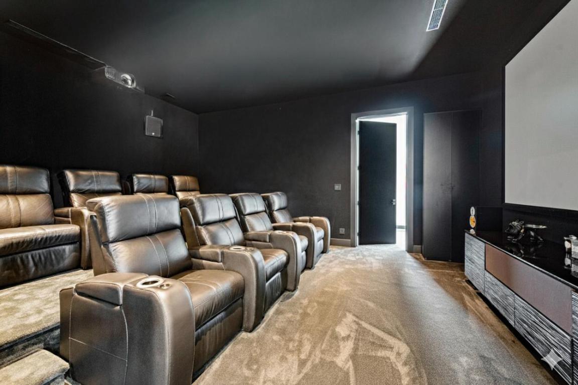 WELLINGTON AERO CLUB OF THE LANDINGS AT WELLINGTON - Residential