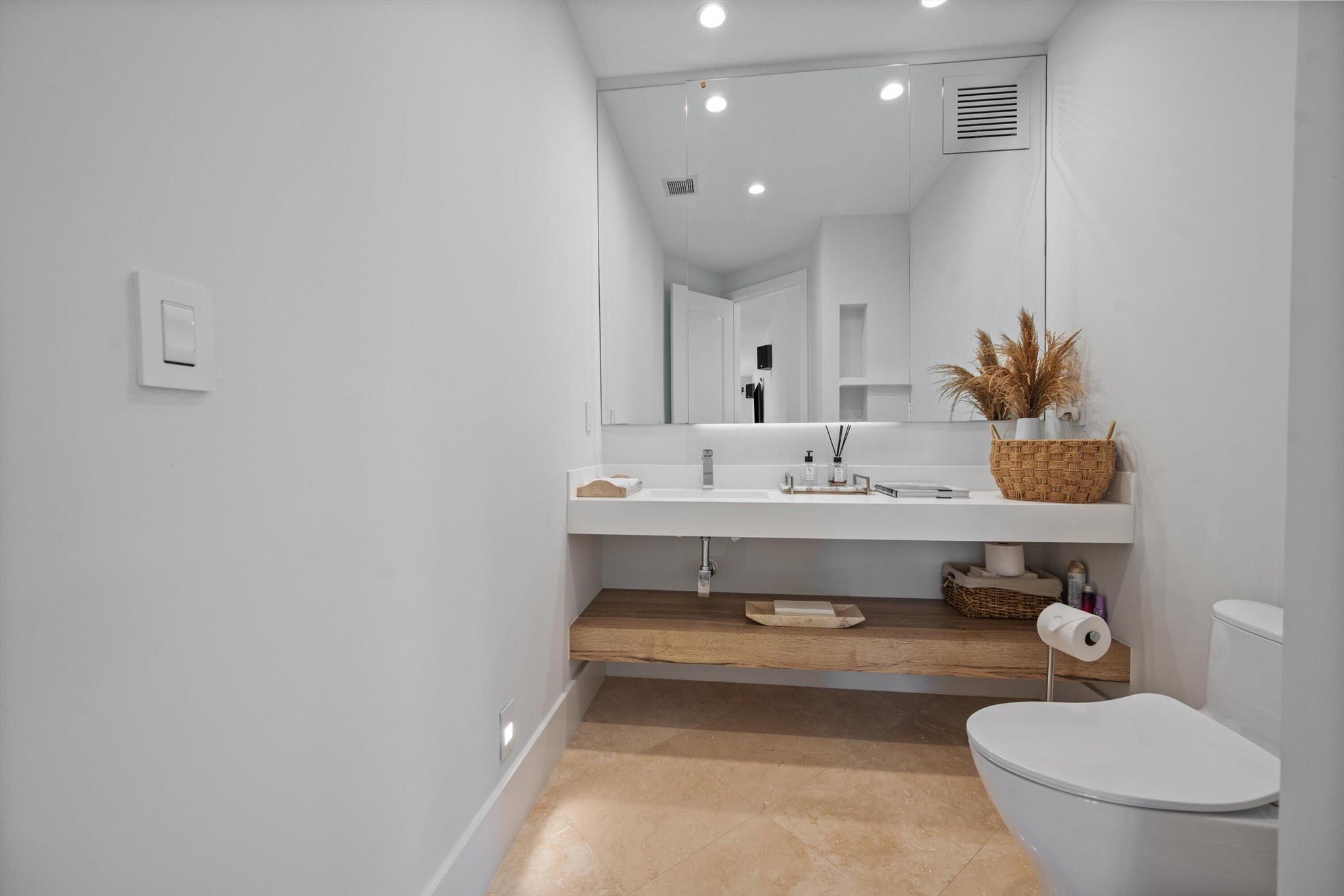 WELLINGTON AERO CLUB OF T - Residential