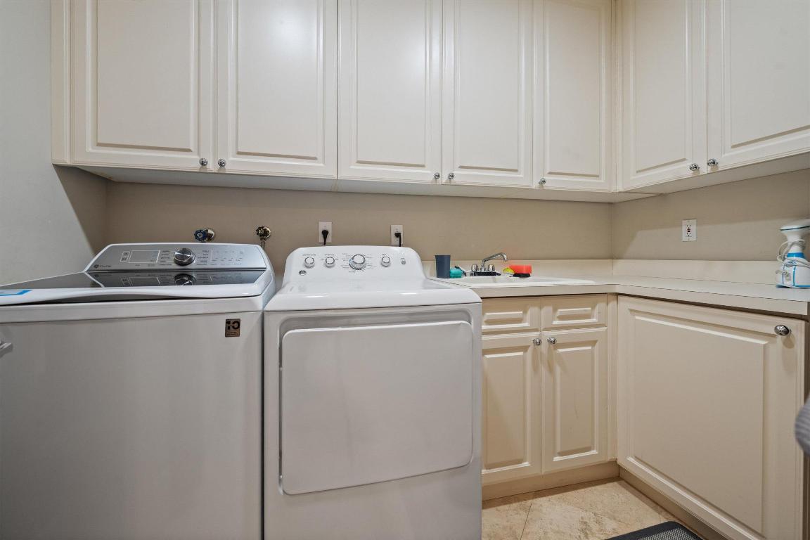 WELLINGTON AERO CLUB OF THE LANDINGS AT WELLINGTON - Residential