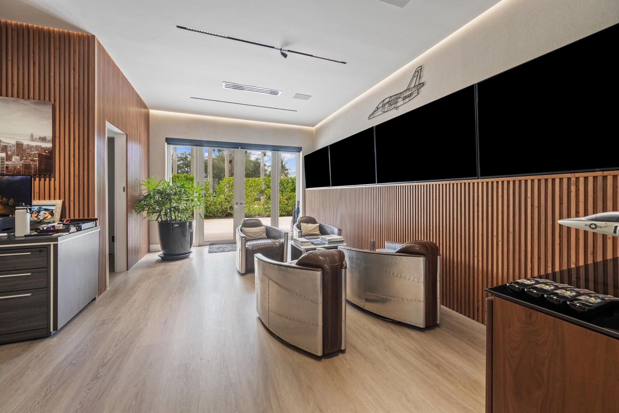 WELLINGTON AERO CLUB OF T - Residential