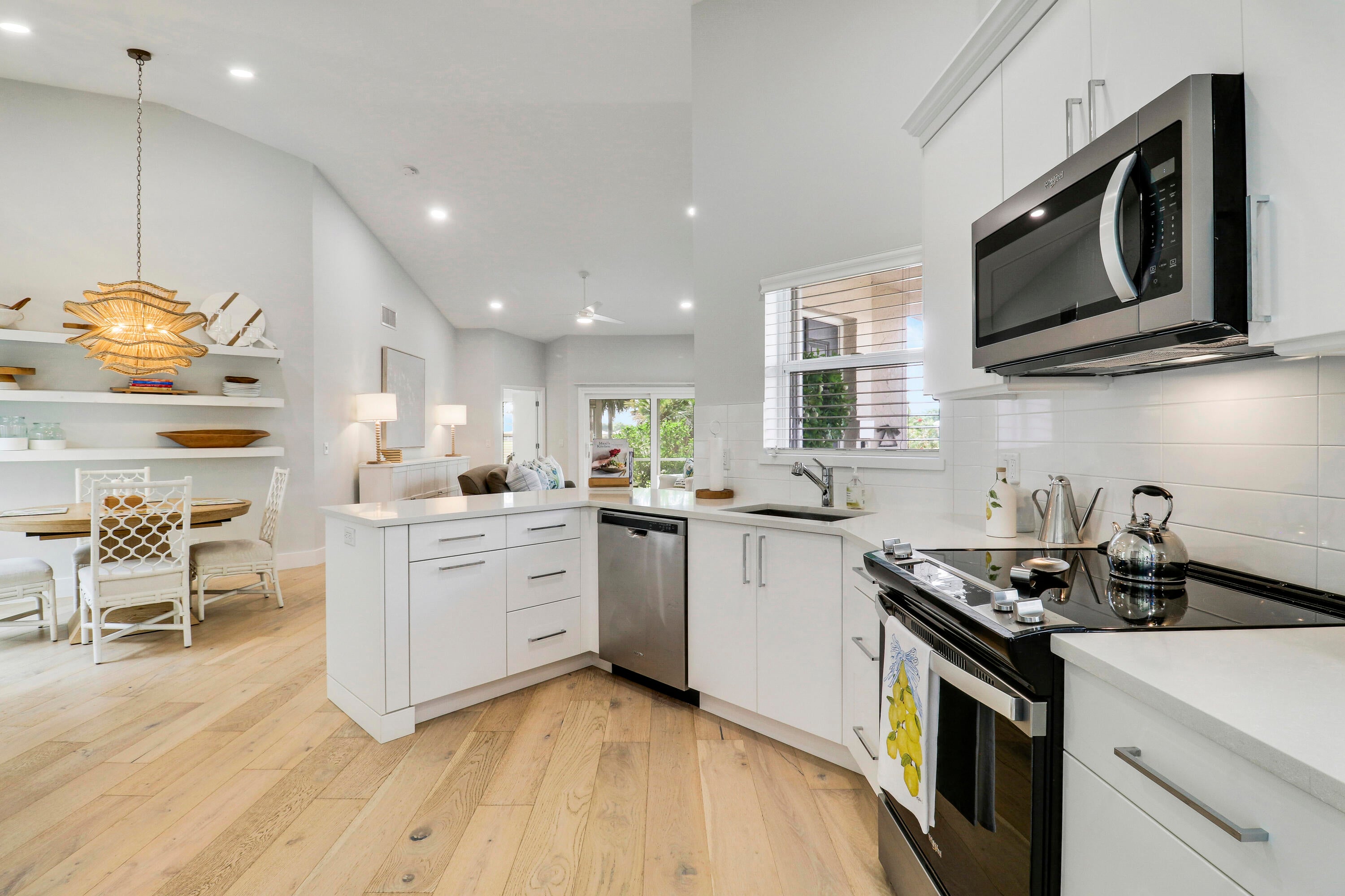 2426 SW FOXPOINT Trail