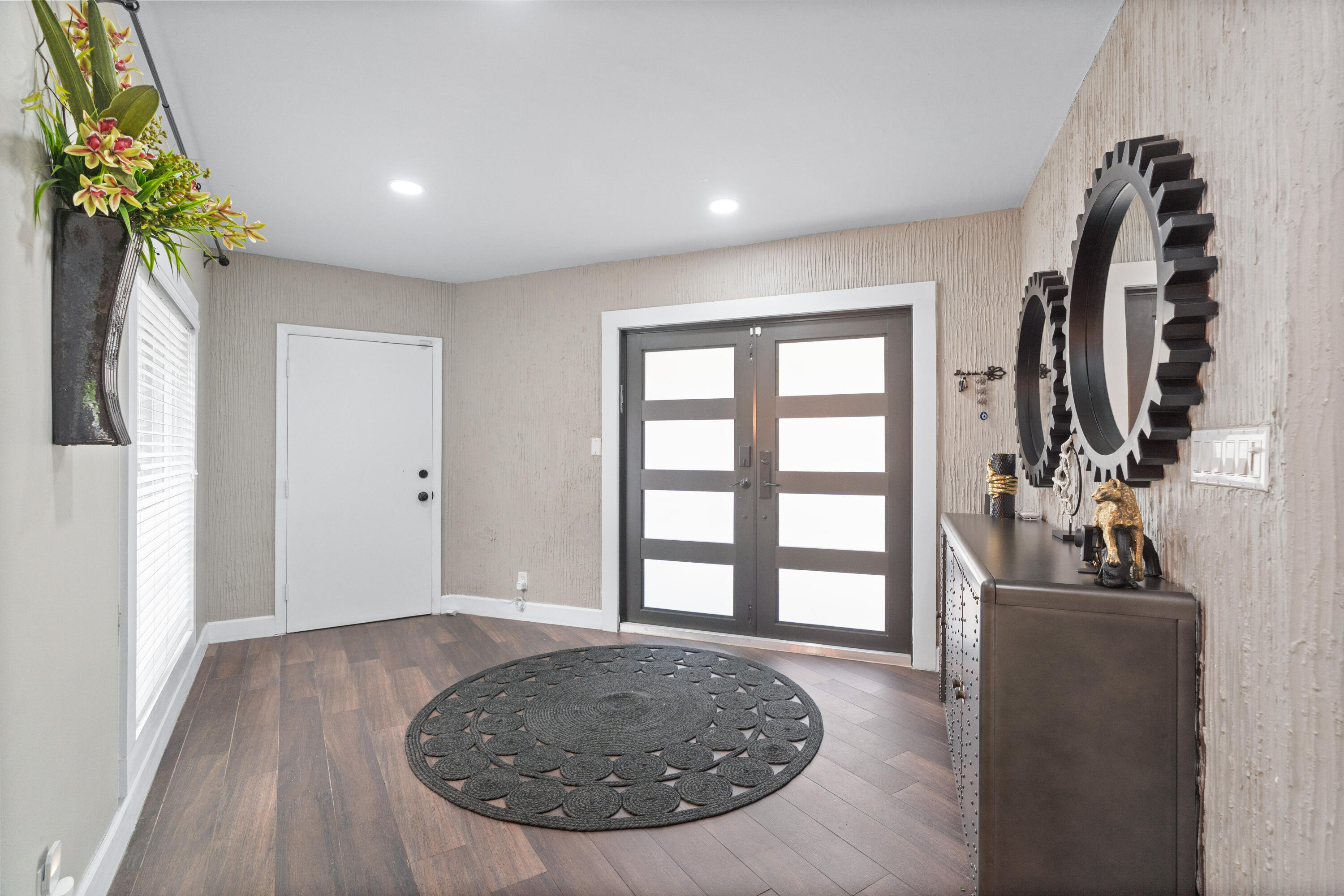 6106 Royal Poinciana Lane