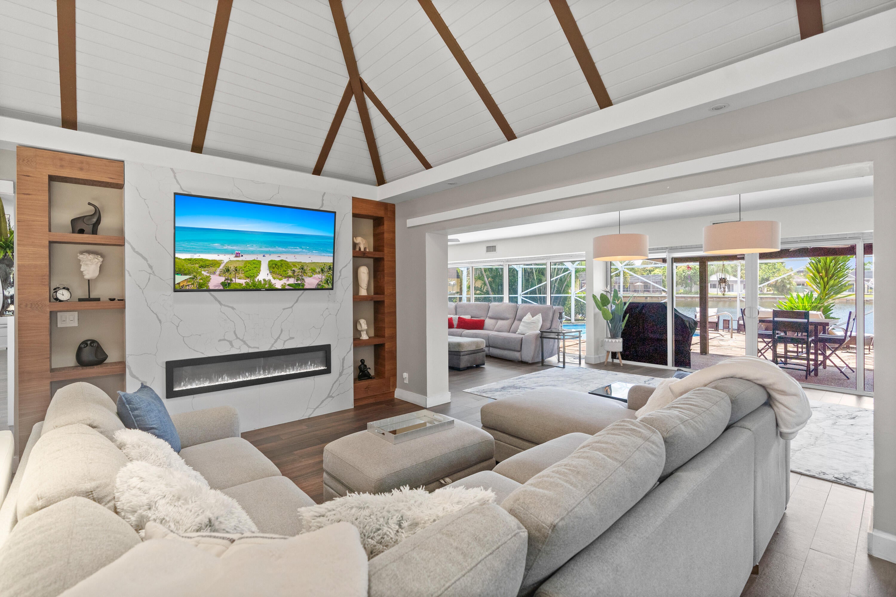 6106 Royal Poinciana Lane