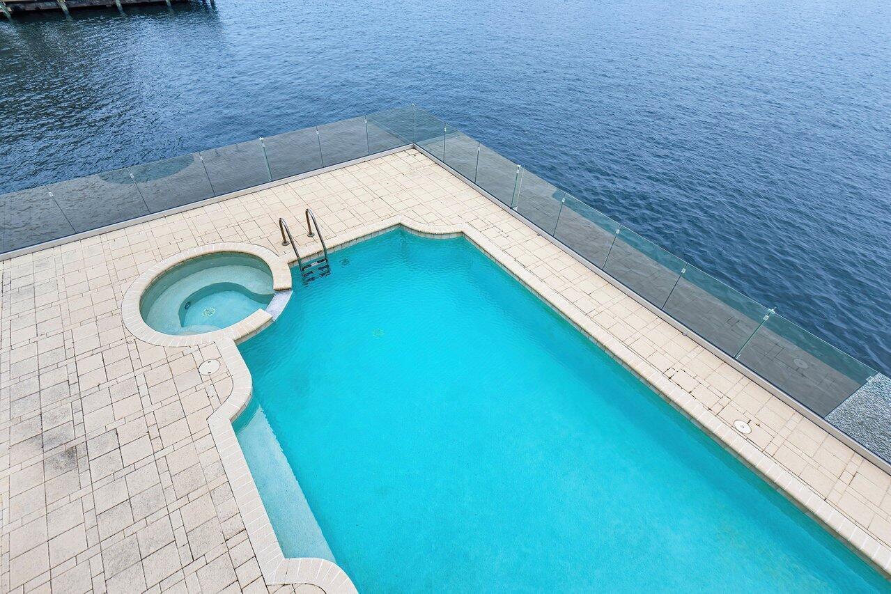 RIO DEL REY SHORES - Residential