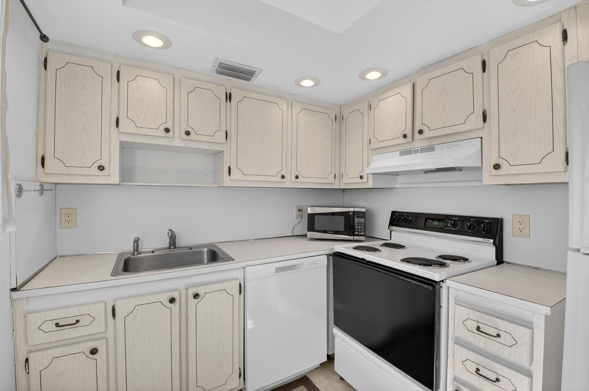 KINGS POINT TUSCANY CONDOS - Residential