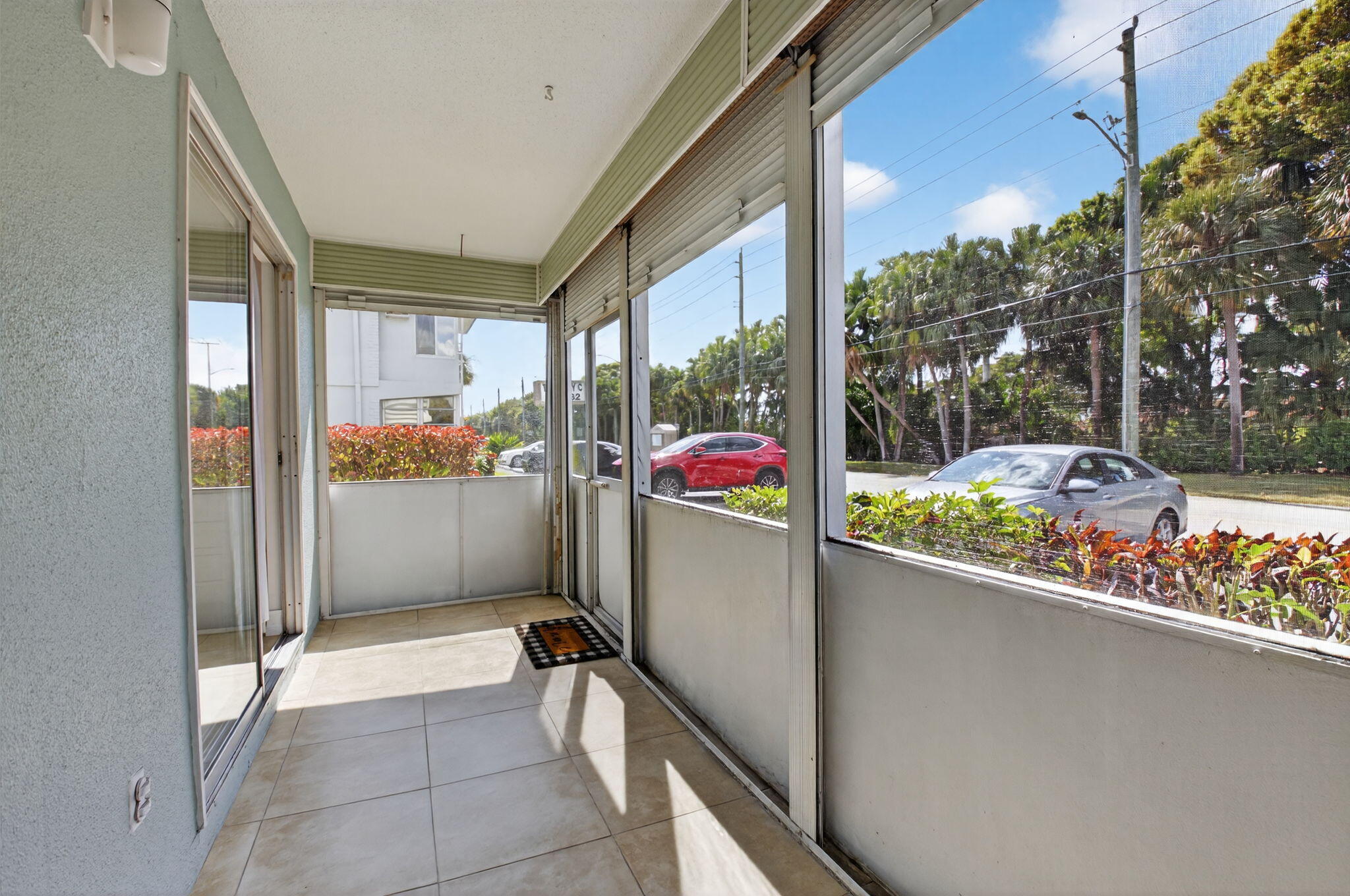 KINGS POINT TUSCANY CONDOS - Residential