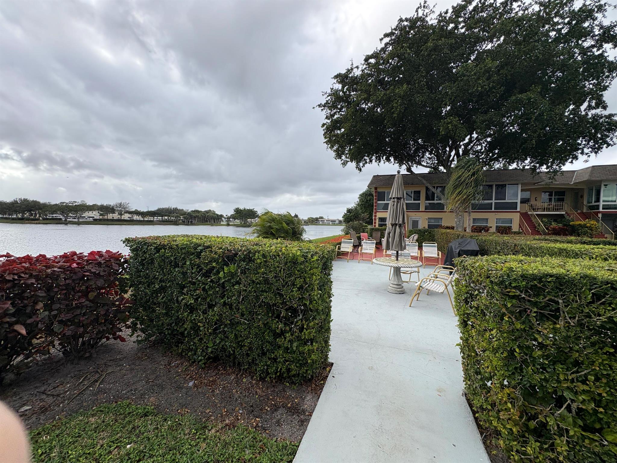 CENTURY VILLAGE / STRATFO - Residential Lease