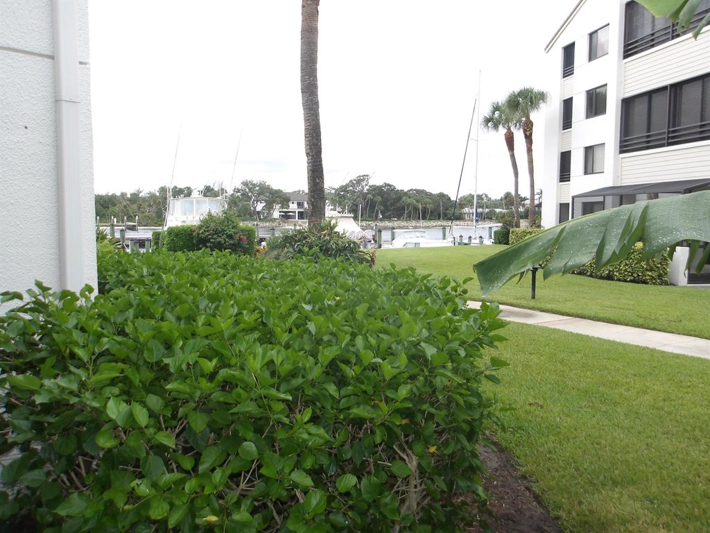 Photo of 918 Oak Harbour Drive #918, Juno Beach, FL 33408 (MLS # R11108413)