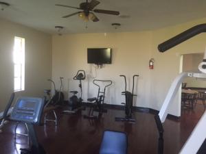 VILLAGE GREEN NO 4C - Residential