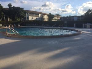 VILLAGE GREEN NO 4C - Residential