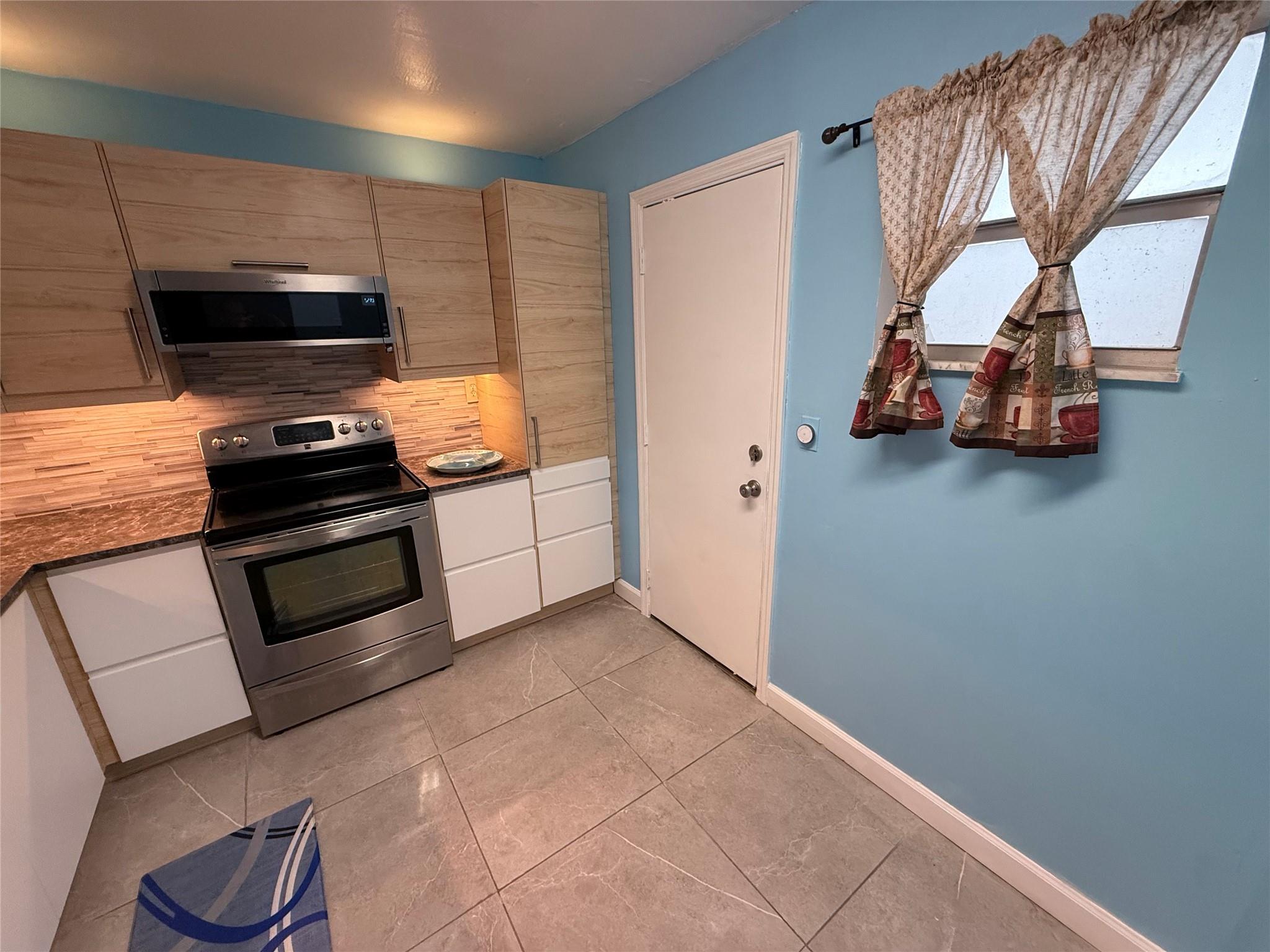 Polynesian Gardens Condo - Residential Lease