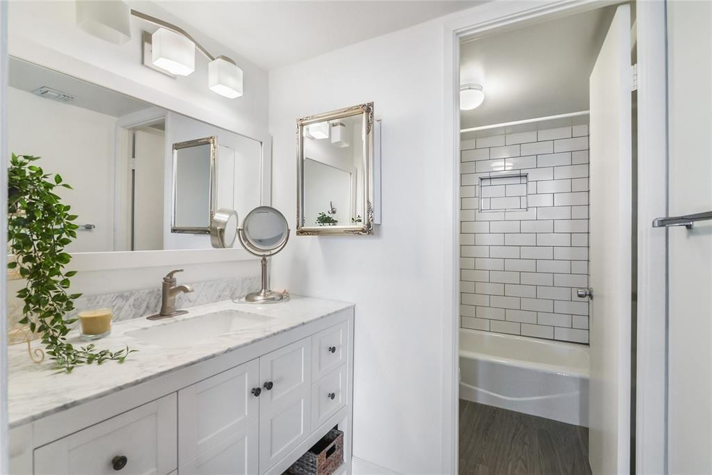 STRATFORD HOUSE CONDO - Residential