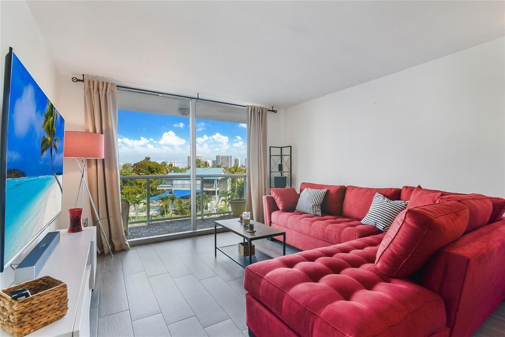 STRATFORD HOUSE CONDO - Residential