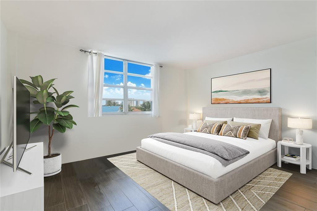 STRATFORD HOUSE CONDO - Residential