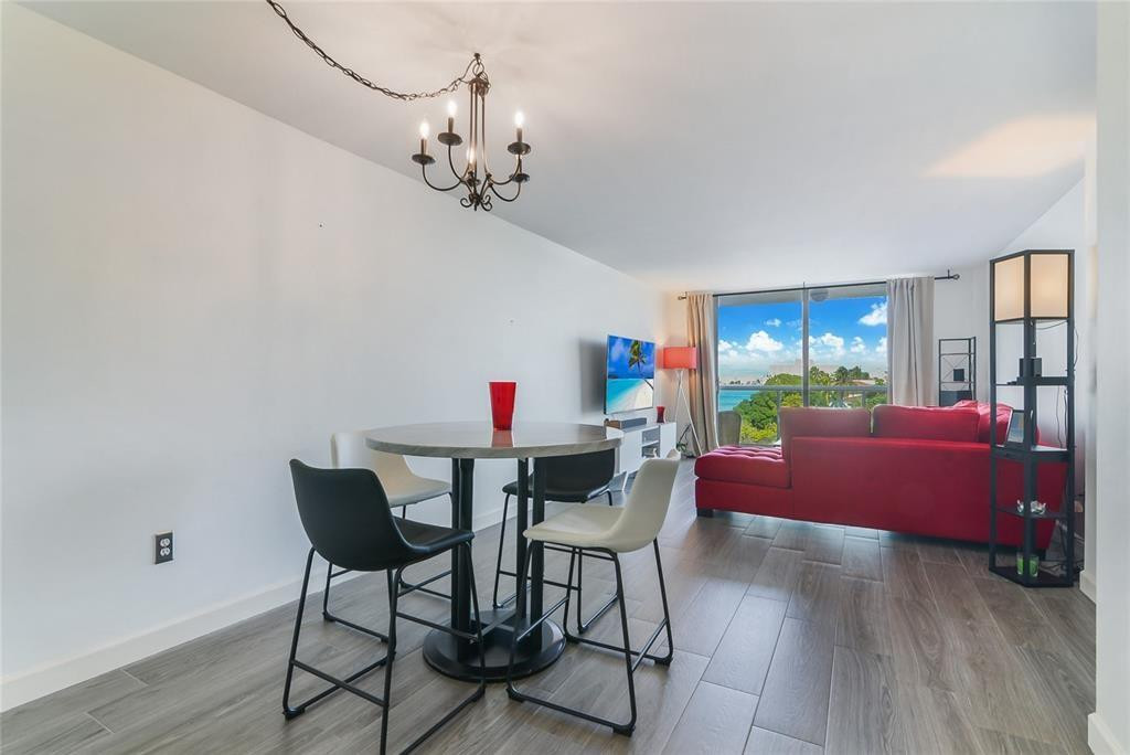 STRATFORD HOUSE CONDO - Residential