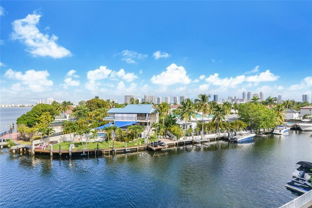 STRATFORD HOUSE CONDO - Residential