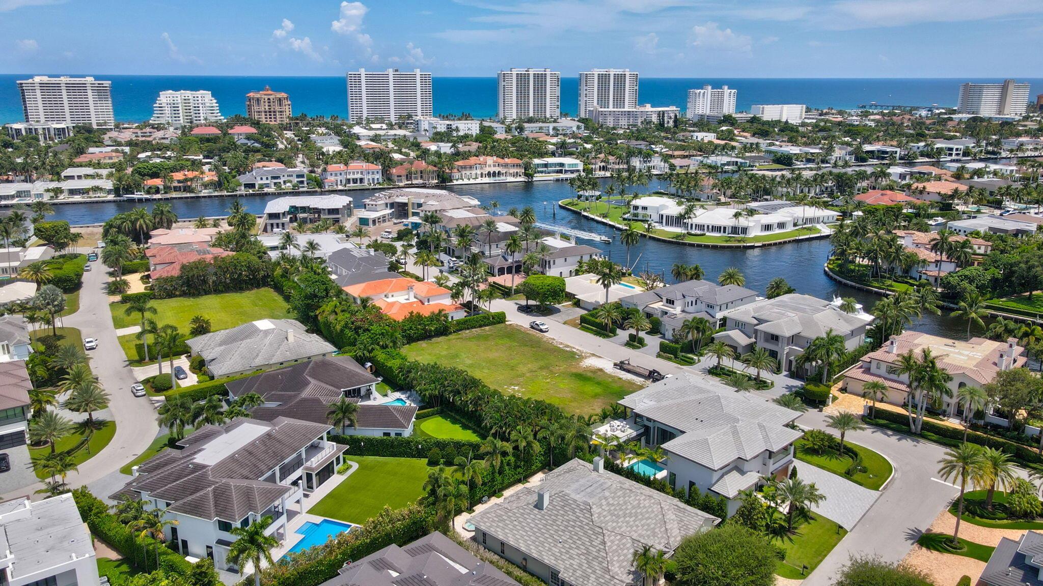 ROYAL PALM YACHT & COUNTR - Land