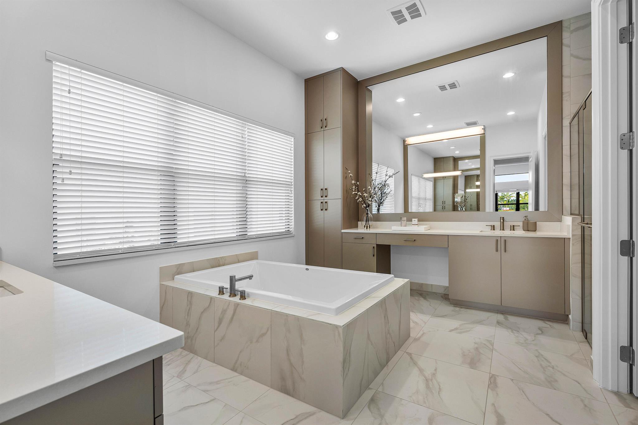 Valencia Grand - Residential