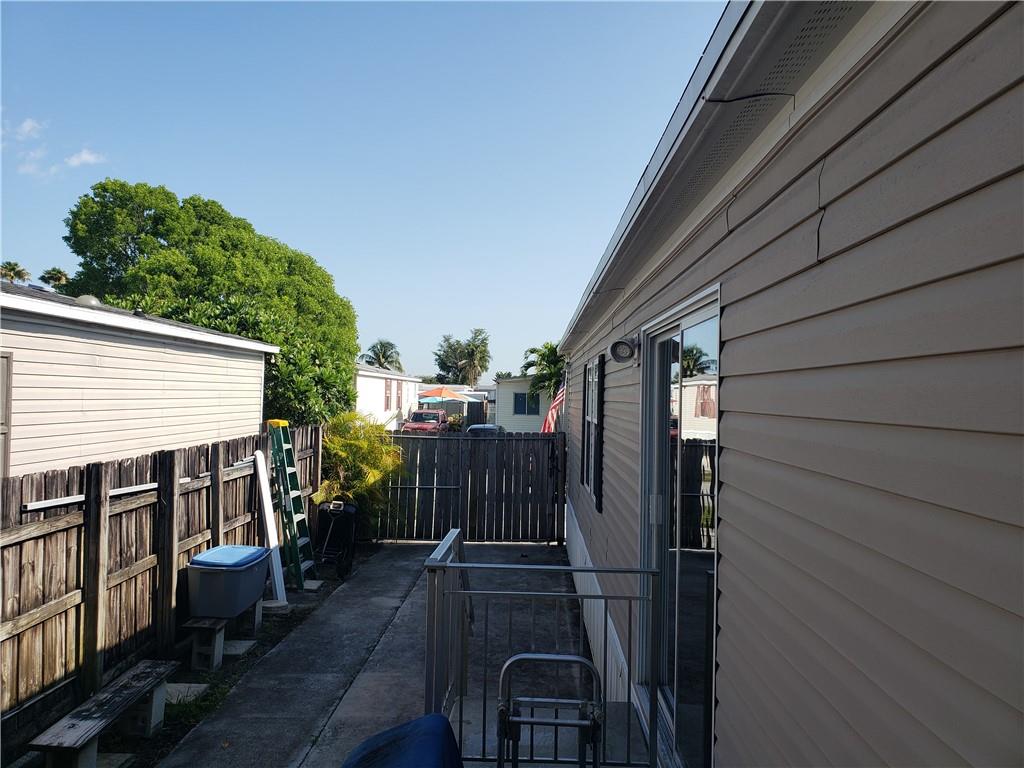 HOLLY LAKE - Residential
