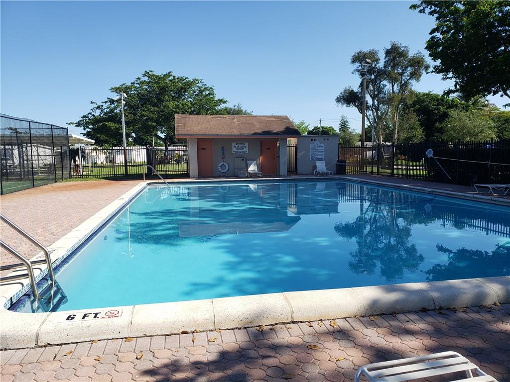 HOLLY LAKE - Residential
