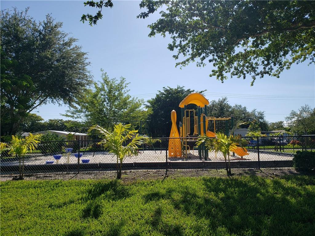 HOLLY LAKE - Residential