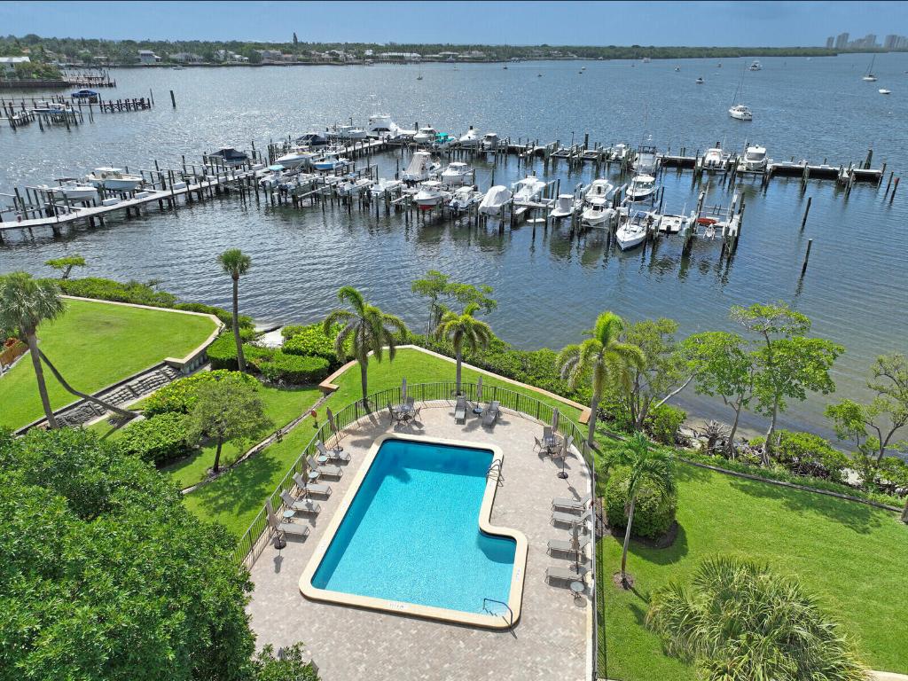 TWELVE OAKS MARINA CONDO - Land