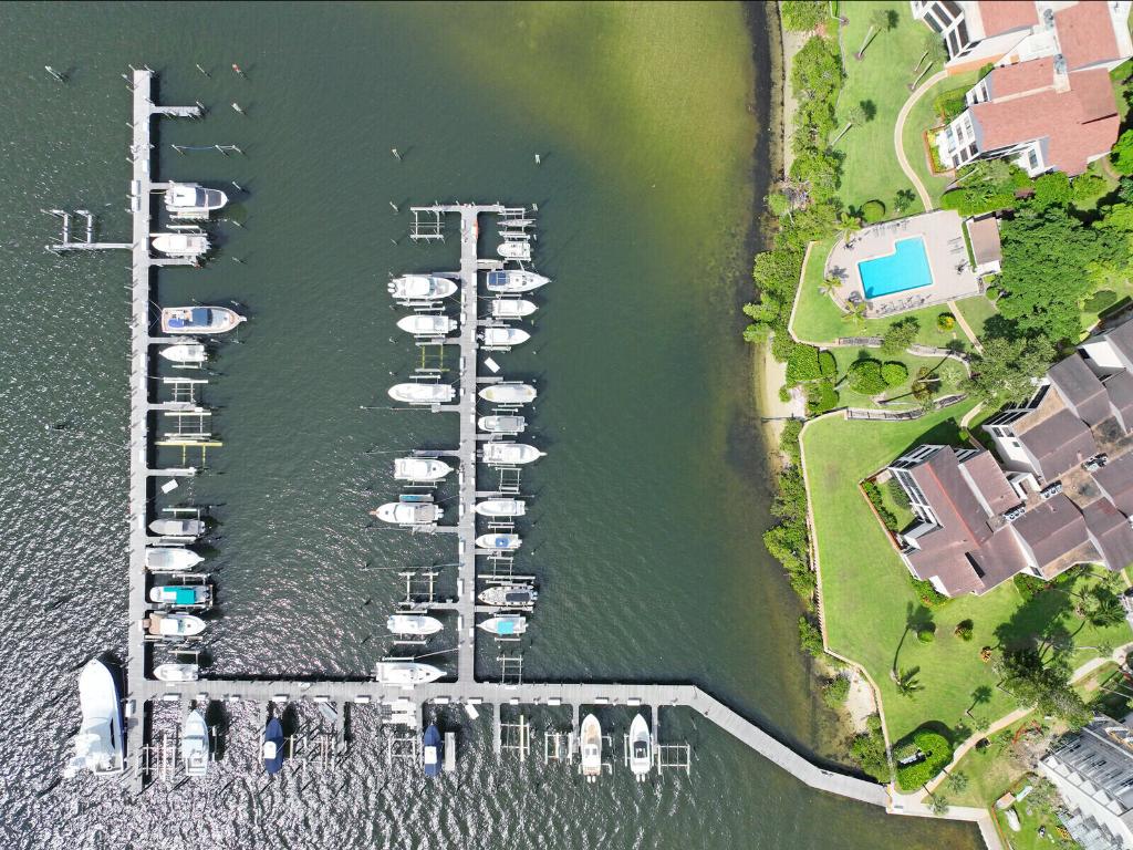 TWELVE OAKS MARINA CONDO - Land