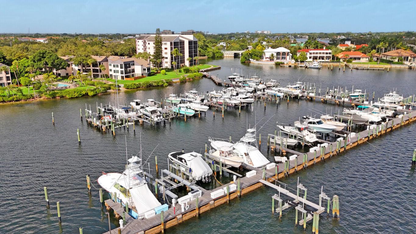 TWELVE OAKS MARINA CONDO - Land