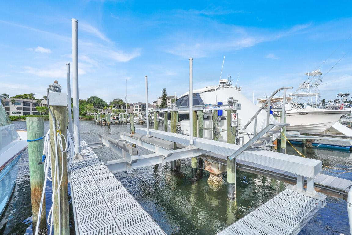 TWELVE OAKS MARINA CONDO - Land