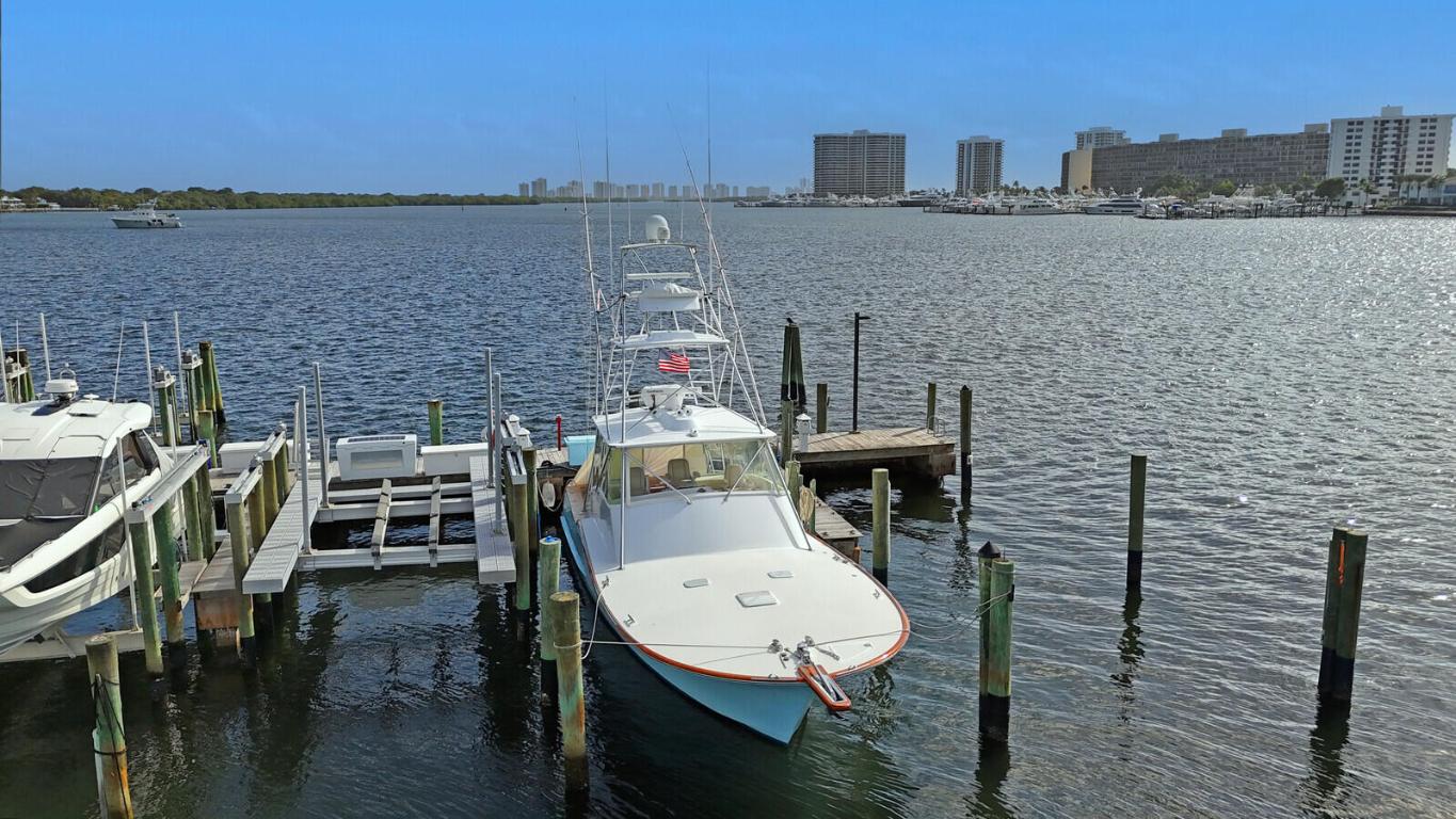 TWELVE OAKS MARINA CONDO - Land