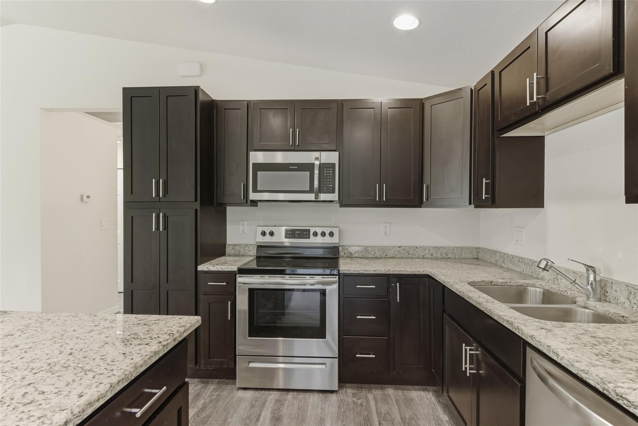 Port Labelle Unit 9 - Residential Lease