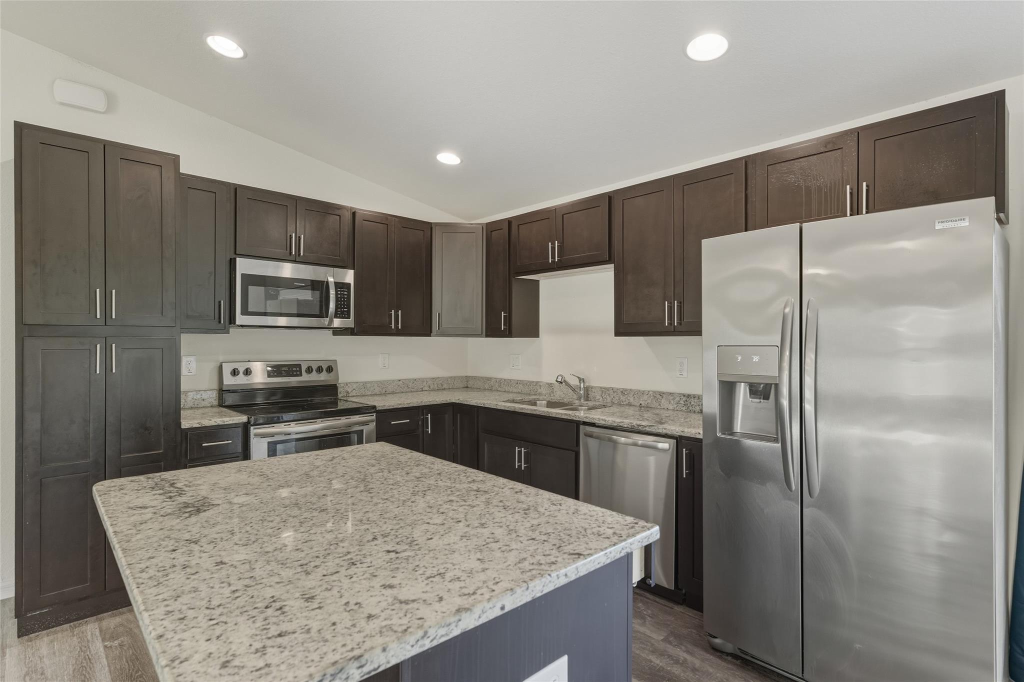 Port Labelle Unit 9 - Residential Lease