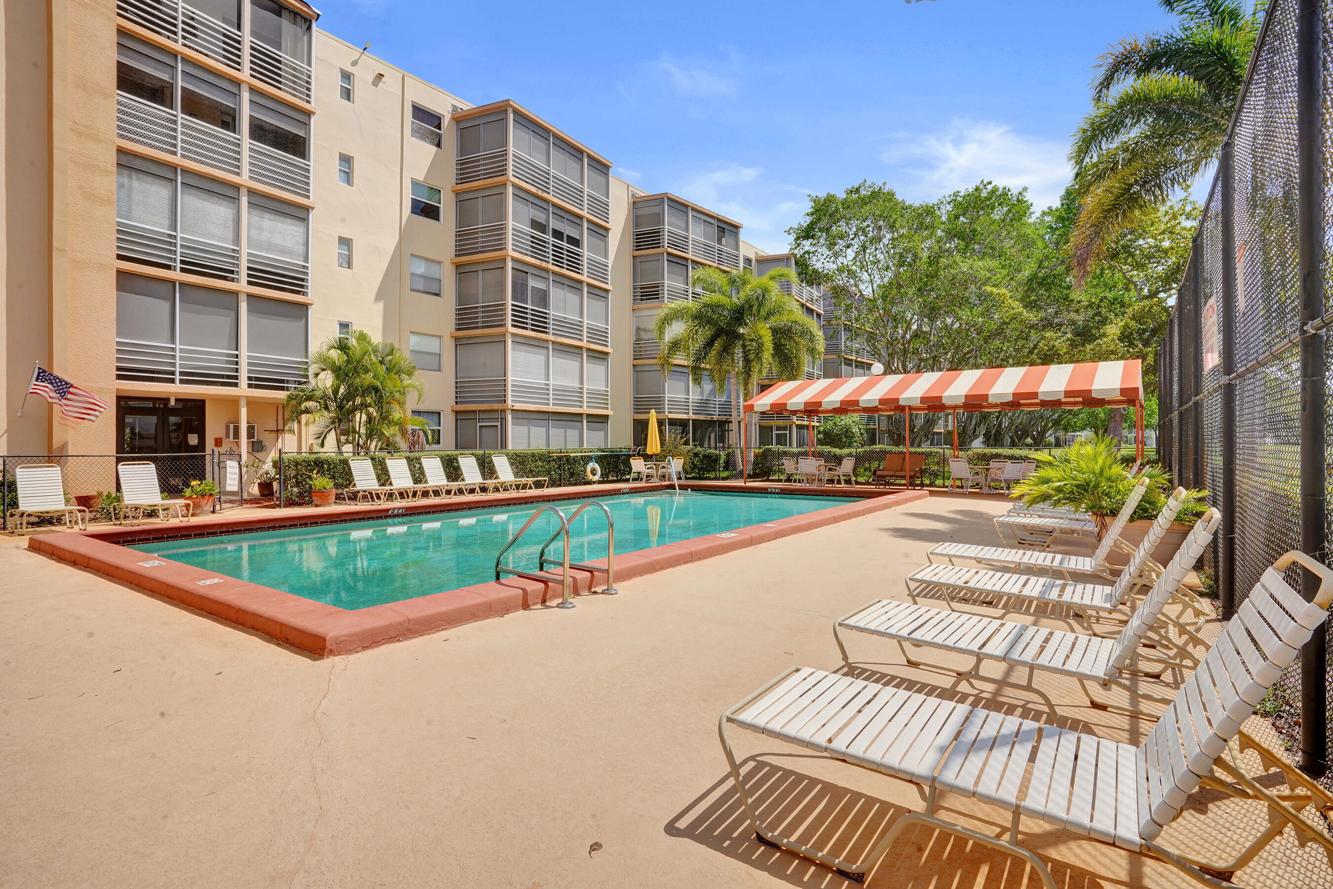 BOCA TEECA CONDO 5 - Residential