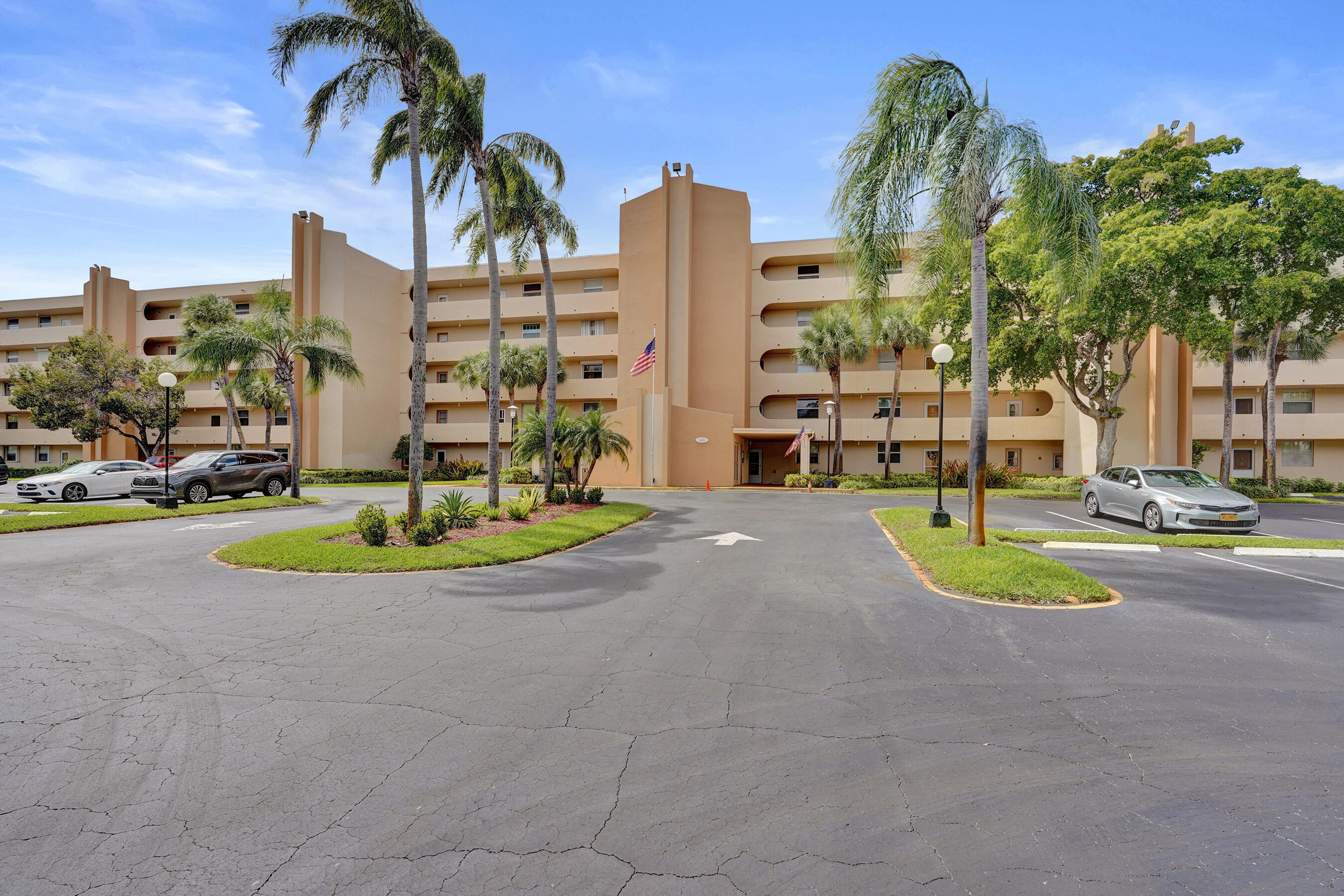 BOCA TEECA CONDO 5 - Residential