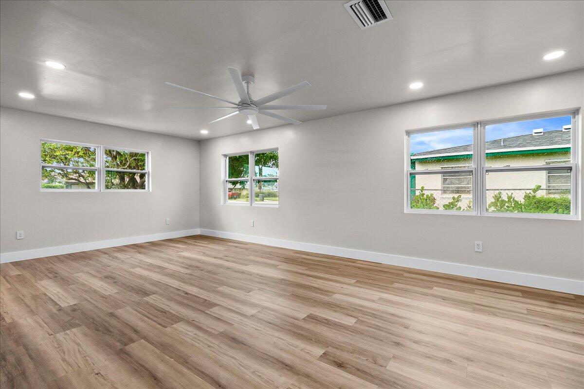 KELSEY CITY - Residential