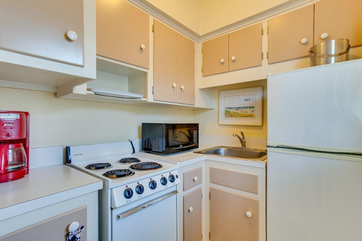 30 Andrews Avenue 23C