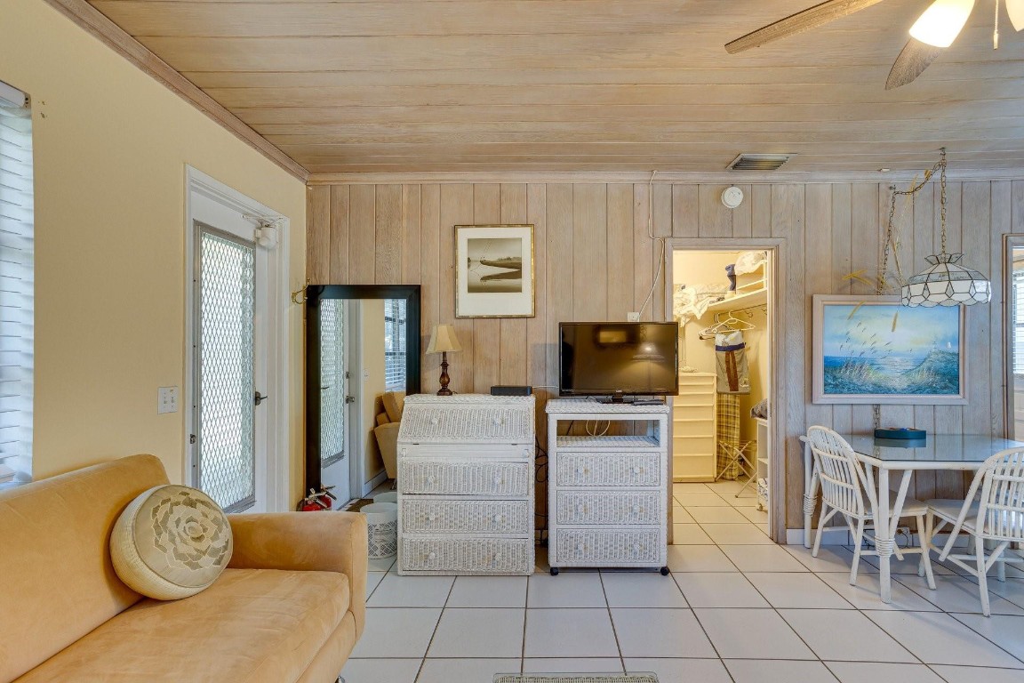 30 Andrews Avenue 23C