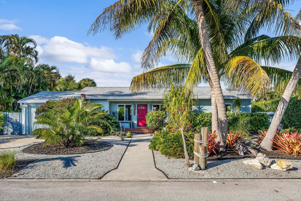 Photo of 164 Bryn Mawr Drive, Lake Worth Beach, FL 33460 (MLS # R11161659)