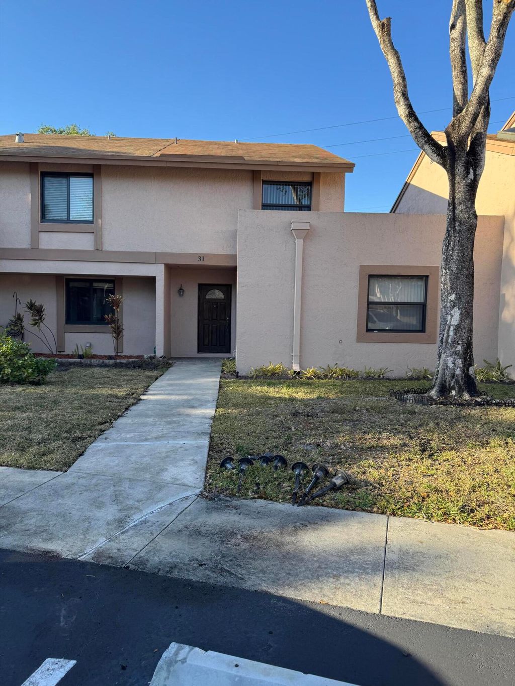 Photo of 31 Chestnut Circle, Cooper City, FL 33026 (MLS # B26004268)