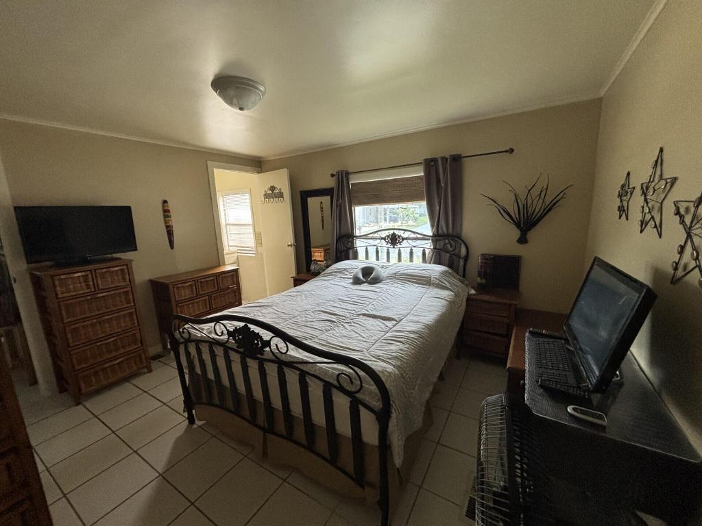 TALLOWWOOD ISLE - Residential