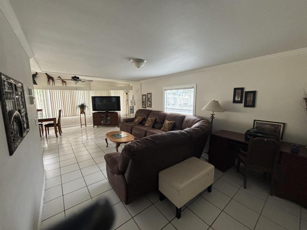 TALLOWWOOD ISLE - Residential