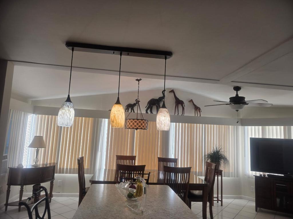 TALLOWWOOD ISLE - Residential